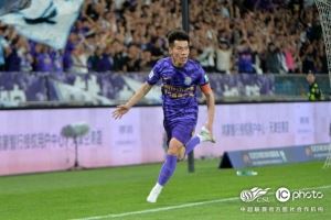 关键时刻挺身而出 向我们的队长鼓掌👏致敬