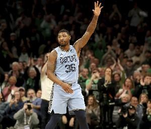 心仪已久！美记：湖人在斯玛特还在灰熊效力时就询问过他的情况