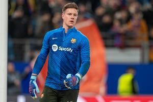 世体：特尔施特根背部疼痛并未好转，目前他尚未决定是否手术