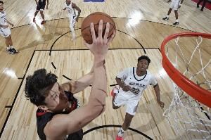 🤔队记：杨瀚森夏联不打最后一场是明智的 避免像奎因一样受伤