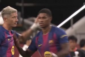 拉师傅首秀！巴萨下半场11人全换：拉什福德、莱万、奥尔莫登场