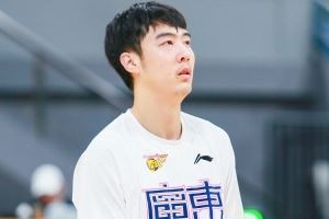 媒体人：张明池近期承受来自个人&家庭的压力 他需要些时间来调整