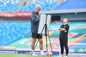 云南玉昆赛前官训图集