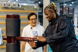 美媒：巴特勒和成龙学功夫？追梦最好别惹他😭追梦评论：烂标题