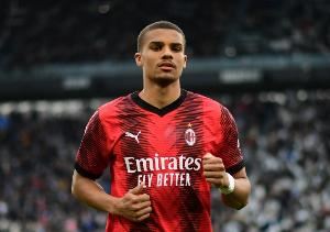 记者：佳夫预计随队前往伦敦，若交易取得进展他或改道去纽卡斯尔