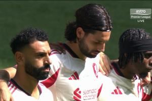 永远怀念！社区盾杯赛前两队进行默哀，悼念离世的若塔兄弟