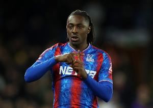 记者：热刺加速引进埃泽准备提供报价，个人条款预计不是问题