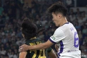 记者：小球迷看望王献均一直等到他看牙归来 全队计划再找一次牙