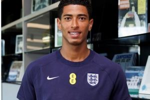 贝林厄姆当选英格兰24/25赛季最佳男足球员，皇马官推送上祝贺