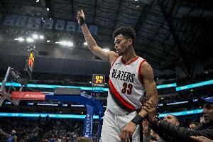 卡马拉4年8200万提前续约！拓记：对双方来说都是稳健&划算的选择